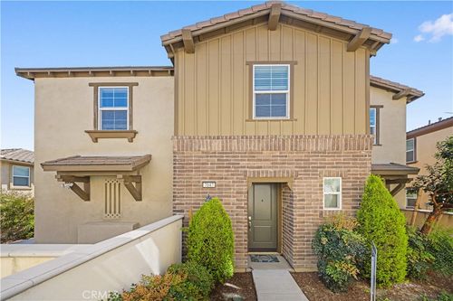 7047 Montecito Ln, Eastvale, CA, 92880-6433 | Card Image