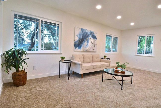 651 Brookfield Dr, House other with 3 bedrooms, 2 bathrooms and 2 parking in Livermore CA | Image 14