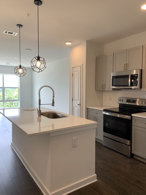 apt-407-1677 54th Ave N, Nashville, TN, 37209-1512 | Card Image