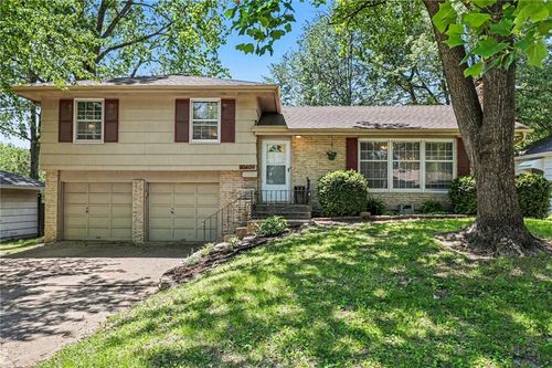 10409 E 79th Ter, Raytown, MO, 64138-2218 | Card Image