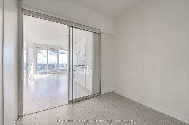 3205 - 5 Buttermill Ave, Condo with 2 bedrooms, 2 bathrooms and null parking in Vaughan ON | Image 8