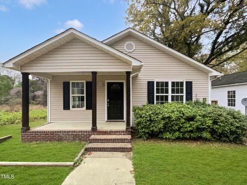 414 Longfellow St, Fuquay-Varina, NC, 27526-1614 | Card Image