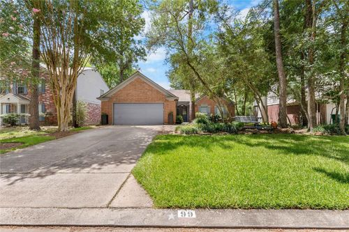 99 S Village Knoll Cir, The Woodlands, TX, 77381-4464 | Card Image