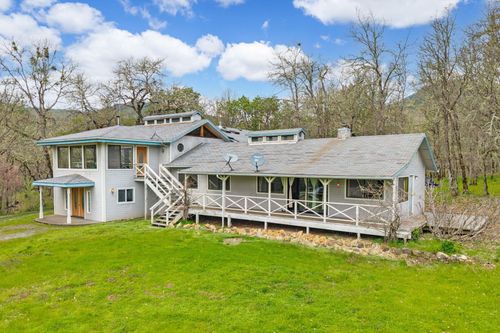 13645 E Evans Creek Rd, Rogue River, OR, 97537-9778 | Card Image