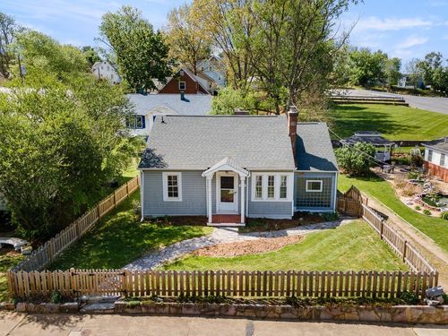 110 Hays Ave, STAUNTON, VA, 24401 | Card Image