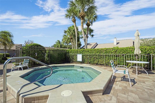 7640 - 5933 Clubside Dr, Condo with 2 bedrooms, 2 bathrooms and null parking in SARASOTA FL | Image 34
