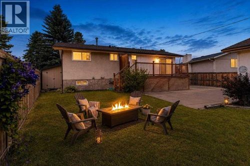 152 Maddock Way Ne, Calgary, AB, T2A3X3 | Card Image