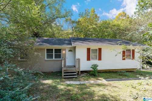 425 15th Terrace Cir Nw, Center Point, AL, 35215-6130 | Card Image