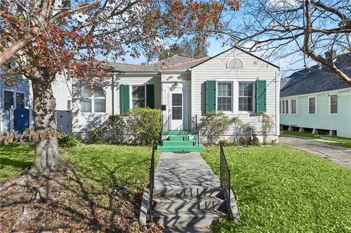 4615 Painters St, New Orleans, LA, 70122-5001 | Card Image