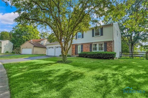 2262 Kingston Dr, Maumee, OH, 43537-1123 | Card Image