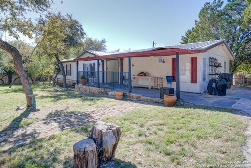 1400 Elmhurst Dr, Lakehills, TX, 78063-6848 | Card Image