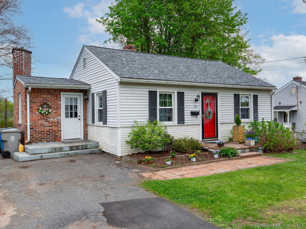 Westchester Dr, Bristol, CT 06010