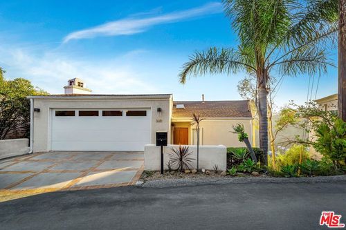 3681 Alta Mesa Dr, Studio City, CA, 91604-4004 | Card Image