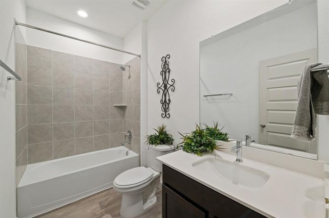 31 Desert Spring Ln, House other with 4 bedrooms, 3 bathrooms and null parking in Manvel TX | Image 4