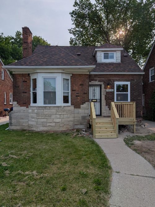5218 Bedford St, Detroit, MI, 48224-2653 | Card Image