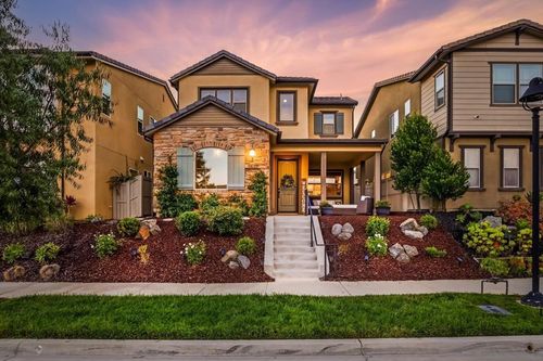 2847 California Poppy St, Escondido, CA, 92029-4810 | Card Image