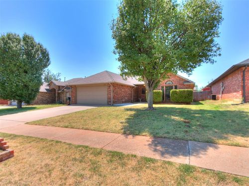 12524 Sw 13th St, Yukon, OK, 73099-7009 | Card Image