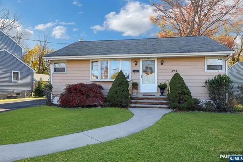 39 Powdermill Ln, Oakland, NJ, 07436-2143 | Card Image