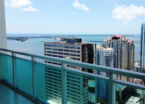 4005-950 Brickell Bay Dr, Miami, FL, 33131-3959 | Card Image