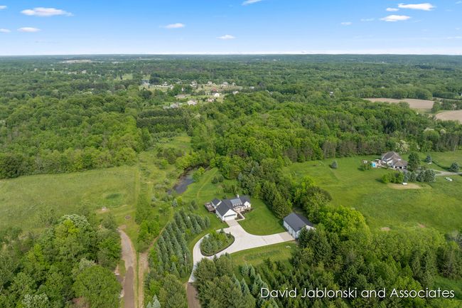 9410 Sanborn Ave Se, House other with 3 bedrooms, 3 bathrooms and null parking in Alto MI | Image 9