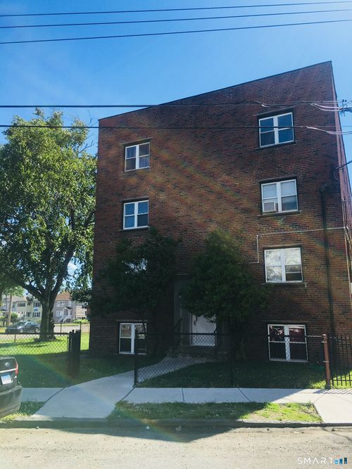 apt-1a-305 Parrott Ave, Bridgeport, CT, 06606-5011 | Card Image