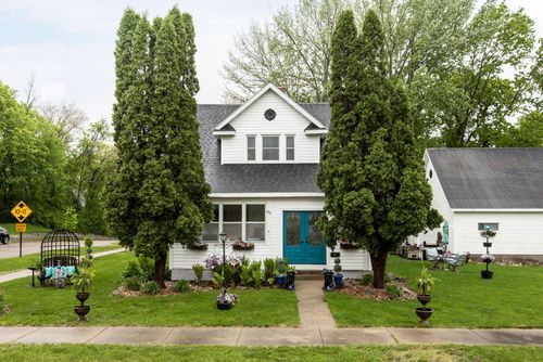 403 Spruce St, Fergus Falls, MN, 56537-1943 | Card Image