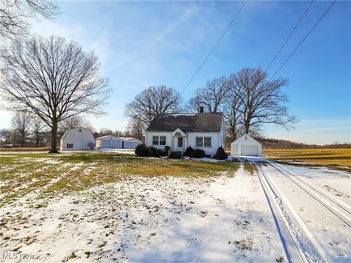 2233 Genoa Ave Sw, Massillon, OH, 44646-9490 | Card Image