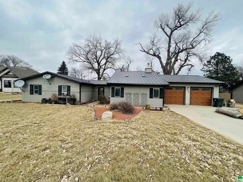 645 Likuwanta Dr, Dakota City, NE, 68731-3020 | Card Image