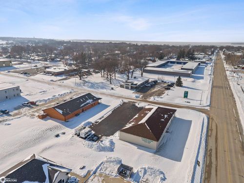 402 S 15th St, Clear Lake, IA, 50428-2307 | Card Image