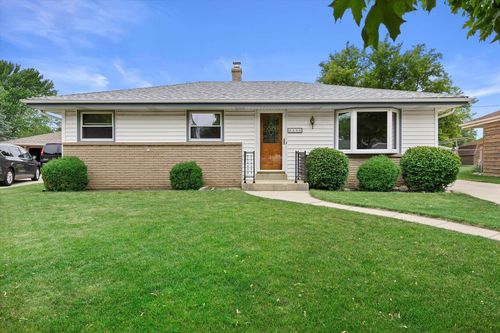 2506 E Birchwood Avenue, Cudahy, WI, 53110 | Card Image