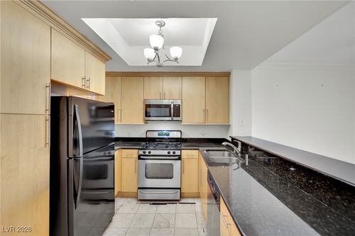 235-270 E Flamingo Rd, Las Vegas, NV, 89169-0321 | Card Image