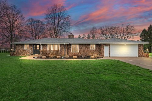 9468 Hilltop Dr, Saint John, IN, 46373-9574 | Card Image