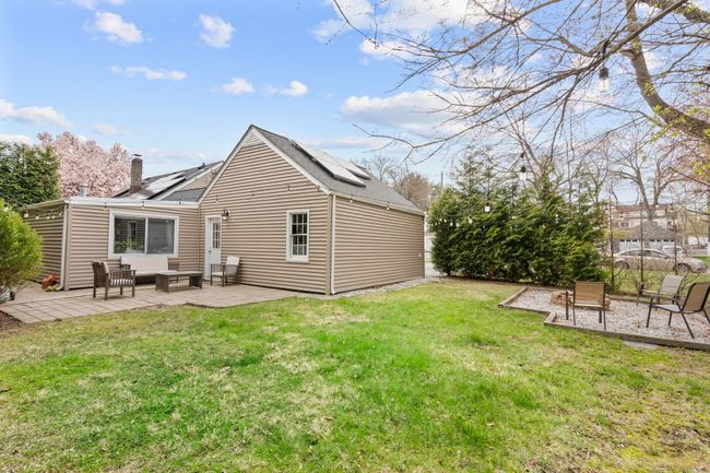 11 Barmore Dr W, House other with 3 bedrooms, 2 bathrooms and 4 parking in Stamford CT | Image 16