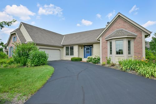 5117266 Chestnut Rd, Menomonee Falls, WI, 53051-6576 | Card Image