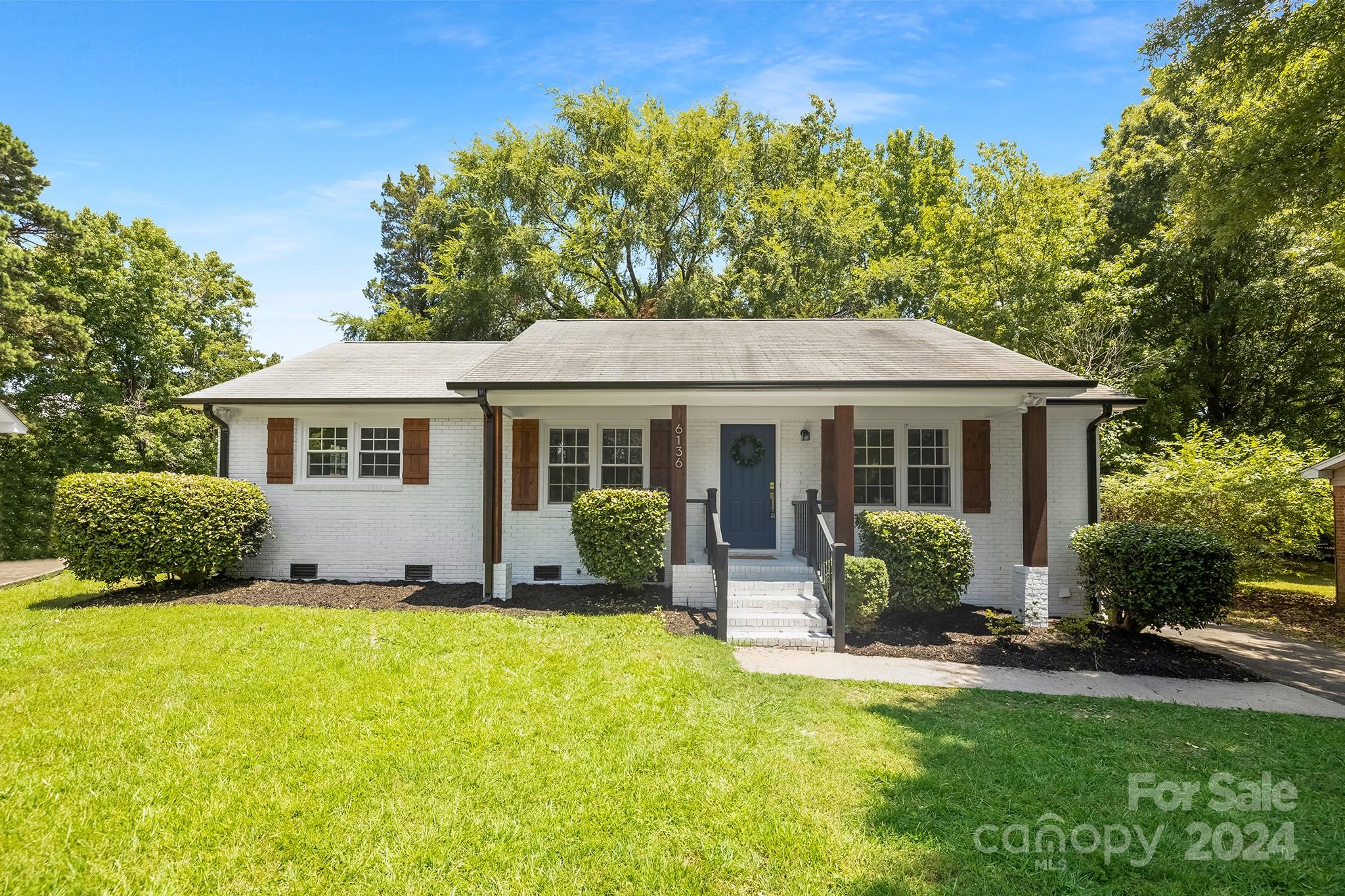 Castle Ct, Charlotte, NC 28213