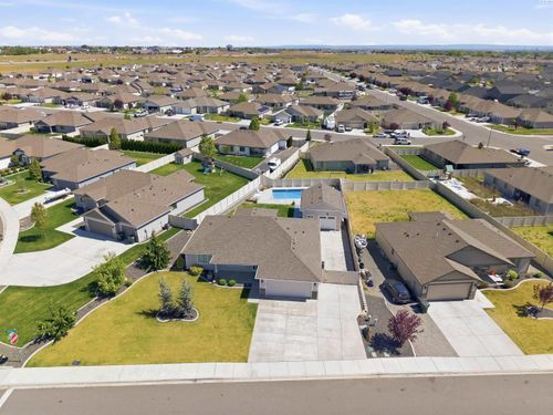 4219 Kitimat Ln, Pasco, WA, 99301-1312 | Card Image