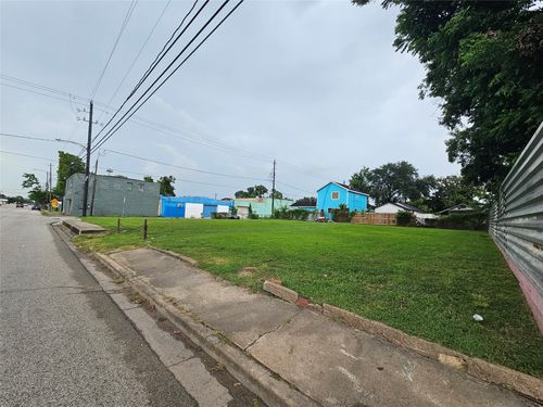 7048 Navigation Blvd, Houston, TX, 77011-1535 | Card Image