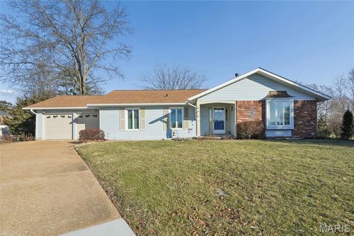 4 Parkrose Ct, Ballwin, MO, 63011-3848 | Card Image