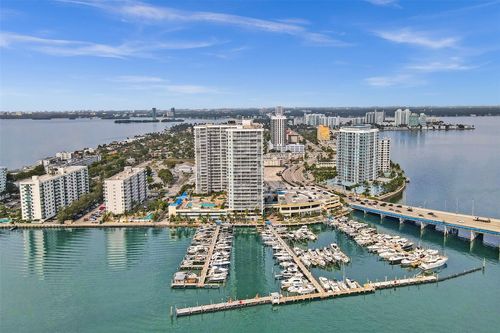 617-7601 E Treasure Dr, North Bay Village, FL, 33141-4391 | Card Image