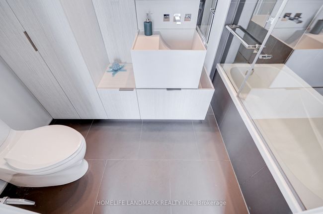 6108 - 1 Bloor St E, Condo with 2 bedrooms, 2 bathrooms and 1 parking in Toronto ON | Image 32