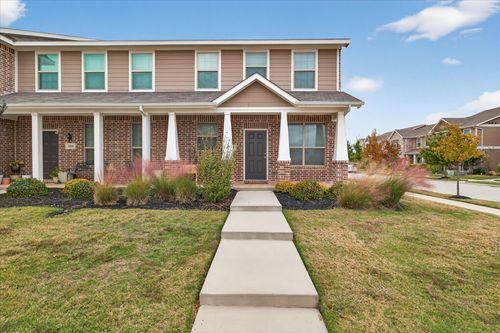 2200 Davenport Dr, Denton, TX, 76207-1733 | Card Image