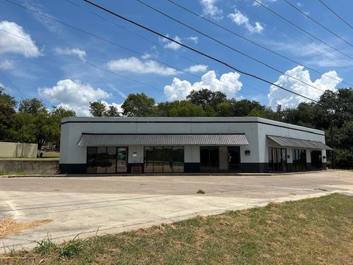 1801 Southeast Pkwy, Azle, TX, 76020-4130 | Card Image