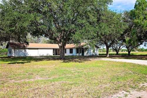 202 Ranch Rd, Mathis, TX, 78368-4085 | Card Image