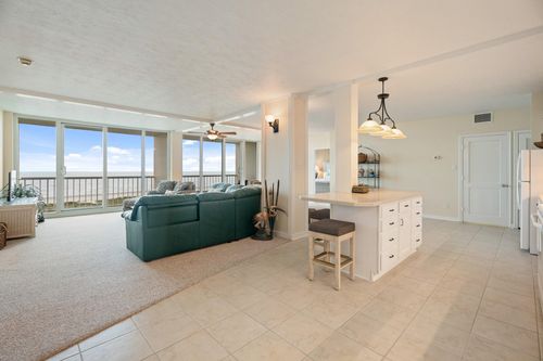 511512-1401 E Beach Dr, Galveston, TX, 77550-3323 | Card Image