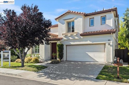 5625 Applegate Way, Dublin, CA, 94568-8828 | Card Image