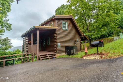 2541 Bobcat Way, Sevierville, TN, 37862-8086 | Card Image