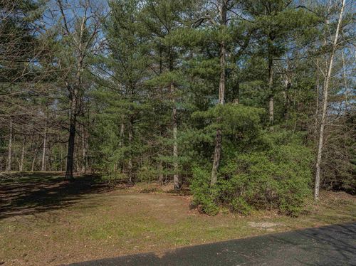 147 Cliffside Dr, Wisconsin Dells, WI, 53965-8396 | Card Image