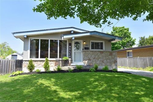 241 Thorner Dr, Hamilton, ON, L8V2M6 | Card Image