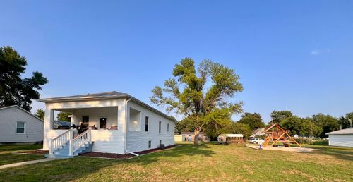 323 4th St, Meadow Grove, NE, 68752-4003 | Card Image