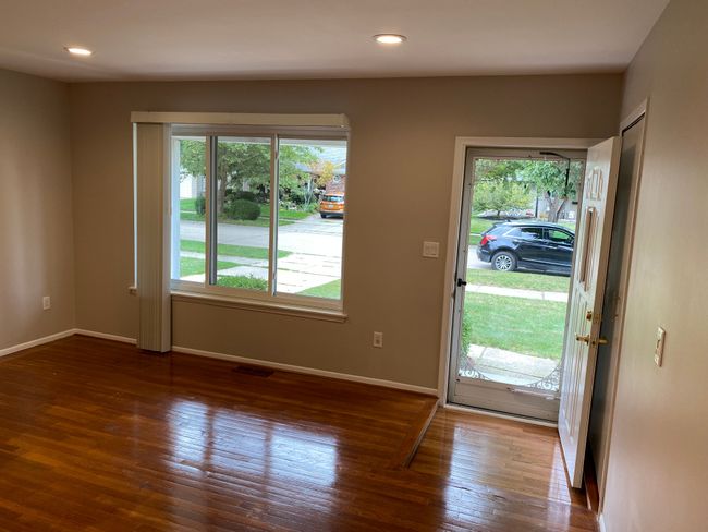 2826 Rhodes Dr, House other with 3 bedrooms, 2 bathrooms and null parking in Troy MI | Image 4
